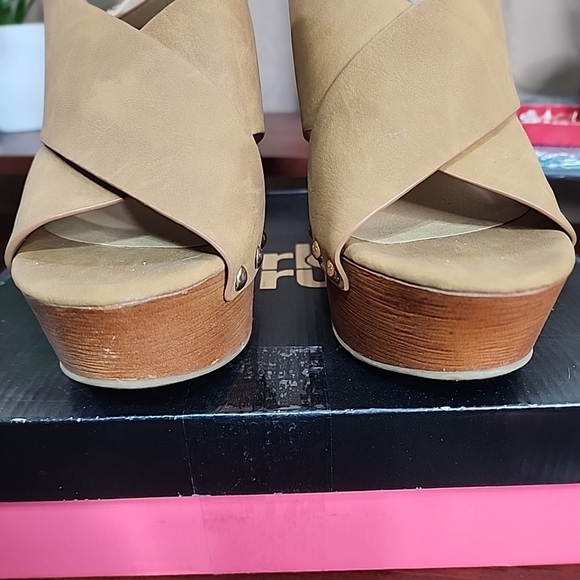 Charlotte Russe Wedges. Size 8 - Picture 2 of 4